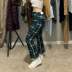American Eagle Petite HI-RISE CROP FLARE